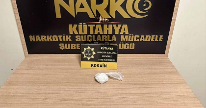 OTOBÜS YOLCUSUNUN ÜZERİNDE UYUŞTURUCU BULUNDU  