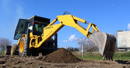 OTOMOBİLDEN ÖNCE KEPÇE KULLANMAYI ÖĞRENDİ