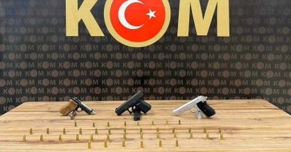 SİLAH KAÇAKÇILARINA MANİSA MERKEZLİ OPERASYON: 9 GÖZALTI   