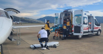 SOBA YAKARKEN KENDİNİ YAKAN İŞÇİ AMBULANS UÇAKLA KOCAELİ'YE SEVK EDİLDİ  