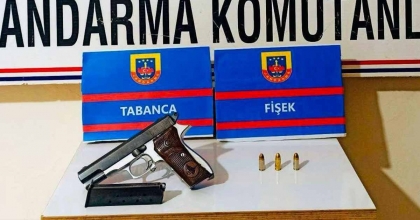 ŞÜPHELİ ŞAHSIN ÜZERİNDEN TABANCA ÇIKTI 