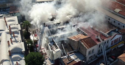 TARİHİ KEMERALTI ÇARŞISI'NDA YANGIN
