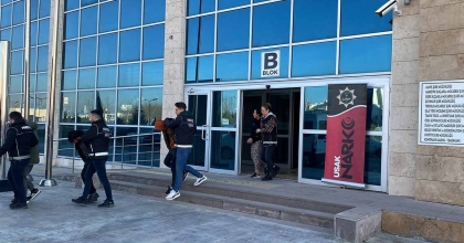 UŞAK’TAKİ UYUŞTURUCU OPERASYONUNDA 10 KİŞİ GÖZALTINA ALINDI  
