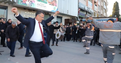 YÜZDE 71'LİK ZAMMI OYNAYARAK KUTLADILAR  