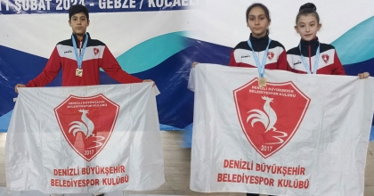 YÜZME TAKIMI DERECELERLE DÖNDÜ