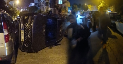  AYDIN'DA ARAÇLARA ÇARPAN OTOMOBİL DEVRİLDİ     