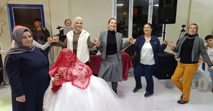  ZİHİNSEL ENGELLİ GENÇ KIZIN GELİNLİK HAYALİ GERÇEK OLDU