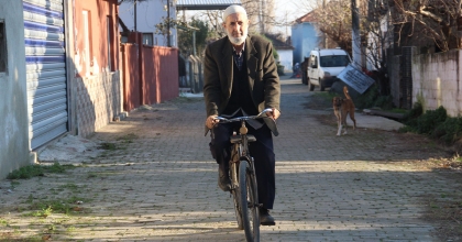 57 YILDIR AYNI BİSİKLETİ KULLANIYOR