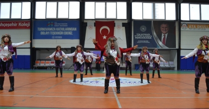 KADINLAR GÜNÜ SPOR ŞENLİKLERİYLE KUTLANDI