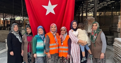 EKMEKLERİNİ TAŞTAN ÇIKARIYORLAR