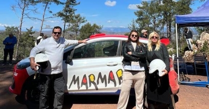 BAŞKAN ADAYI GAZETECİLERLE RALLİ YAPTI