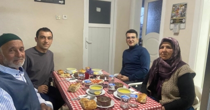 KAYMAKAM OKUMUŞ GAZİ EVİNDE İFTARA KATILDI