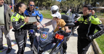 TRAFİK EKİPLERİ DOWN SENDROMLU BİREYLERİ AĞIRLADI