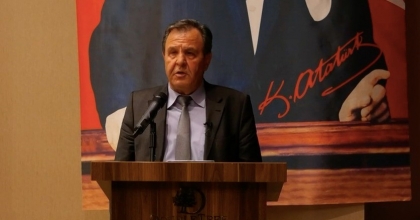 OSMAN KOÇ, MUHİTTİN BÖCEK LEHİNE ADAYLIKTAN ÇEKİLDİ