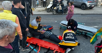 OTOMOBİL ELEKTRİKLİ BİSİKLETE ÇARPTI