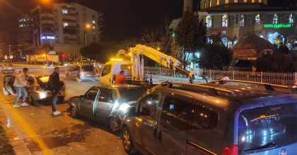 EFELER’DE ZİNCİRLEME KAZA