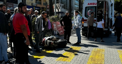 YAYAYA YOL VERMEK İSTERKEN KAZAYA KARIŞTILAR
