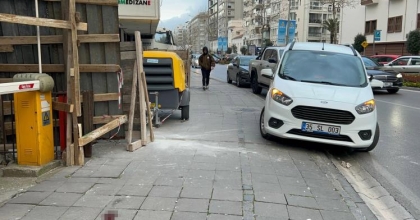 BAŞINA SIVA PARÇALARI DÜŞEN ADAM HASTANELİK OLDU