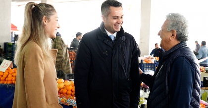 BAŞER ÇİFTİNDEN HEM ALIŞVERİŞ HEM SİYASET