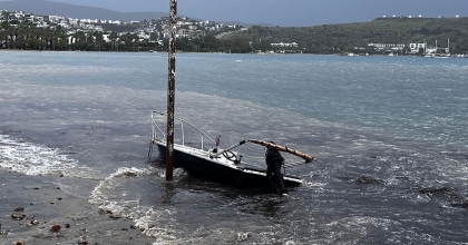BODRUM’DA FIRTINA VE SAĞANAK ETKİLİ OLDU