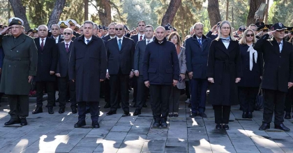 ÇANAKKALE ŞEHİTLERİ İZMİR'DE TÖRENLE ANILDI  