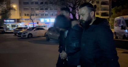 CİNAYET ŞÜPHELİSİNİ KUŞADASI ASAYİŞ EKİPLERİ YAKALADI