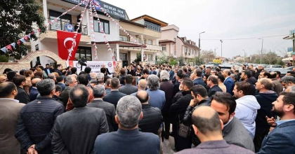 EĞİTİM BİR SEN HİZMET BİNASI TÖRENLE AÇILDI