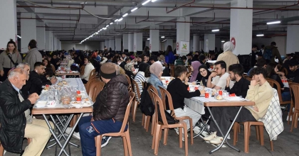 İŞADAMLARI SIRAYLA İFTAR YEMEĞİ VERİYOR