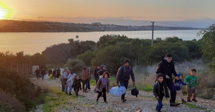 İZMİR AÇIKLARINDA DÜZENSİZ GÖÇMEN YOĞUNLUĞU