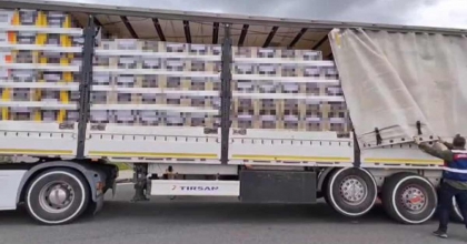 İZMİR'DE 10 MİLYON 350 BİN ADET SAHTE BANDROLLÜ MAKARON ELE GEÇİRİLDİ  