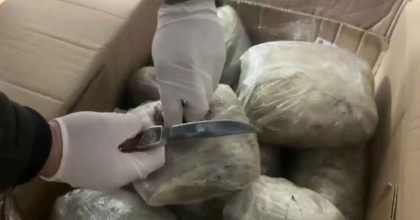 İZMİR'DE 26 KİLOGRAMIN ÜZERİNDE ESRAR ELE GEÇİRİLDİ  