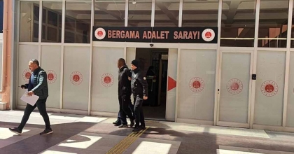 İZMİR’DE ARAÇ KUNDAKLAYAN ŞAHIS TUTUKLANDI  