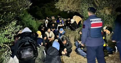İZMİR'DE ŞUBAT AYINDA 42 GÖÇMEN KAÇAKÇISI YAKALANDI 