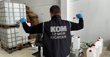 İZMİR MERKEZLİ KAÇAKÇILIK OPERASYONU: 15 BİN LİTRE ETİL ALKOL ELE GEÇİRİLDİ