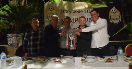 KALINKOZSPOR’DAN ŞAMPİYONLUK KUTLAMASI