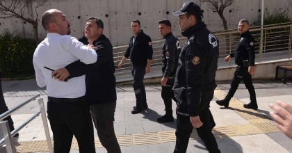 MANİSA ADLİYESİNDE GERGİNLİK  