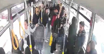 OTOBÜSTE RAHATSIZLANAN YOLCUYU ŞOFÖR HASTANEYE YETİŞTİRDİ