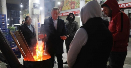 PEKDEMİR HAL ESNAFIYLA BULUŞTU