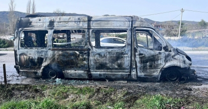 SEYİR HALİNDEKİ MİNİBÜS ALEV ALDI