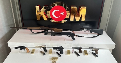 SİLAH KAÇAKÇILIĞINA 3 GÖZALTI