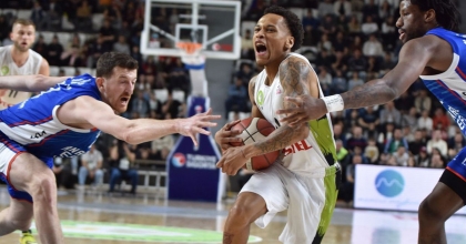 TÜRKİYE SİGORTA BASKETBOL SÜPER LİGİ: MANİSA BBSK: 76 - A. EFES: 81