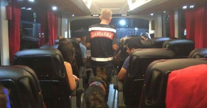 UYUŞTURUCU İLE SEYAHATE JANDARMA ENGELİ  