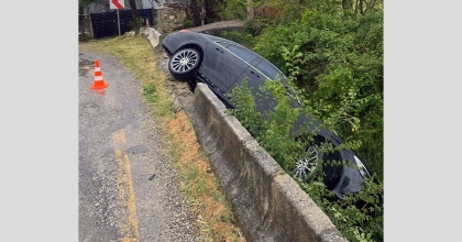 45 DAKİKA YAĞDI, AĞAÇLAR DEVRİLDİ, ÇATI UÇTU   