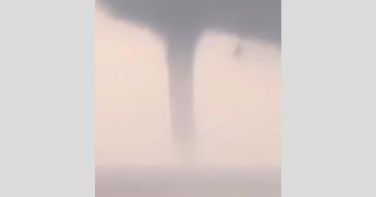 İZMİR FOÇA AÇIKLARINDA DEV HORTUM 