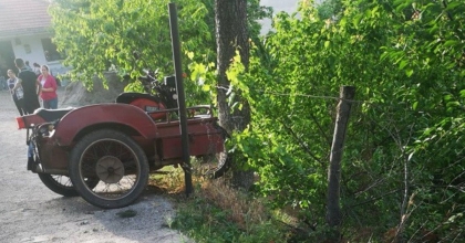 AĞACA ÇARPAN SEPETLİ MOTOSİKLETİN SÜRÜCÜSÜ ÖLDÜ  