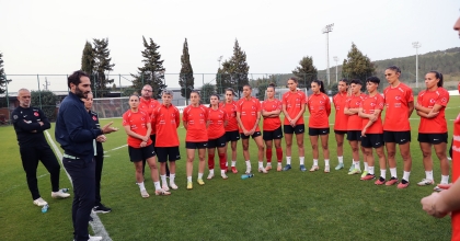 A MİLLİ KADIN FUTBOL TAKIMI HAZIRLIKLARINI SÜRDÜRDÜ