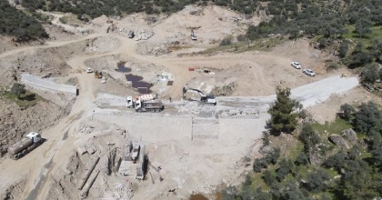 ÇİNE’DEKİ GÖLET ÇALIŞMASI DEVAM EDİYOR   