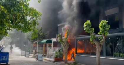 MANİSA'DA KAFEDE ÇIKAN YANGIN KORKUTTU