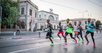 MARATON İZMİR'DE GERİ SAYIM BAŞLADI   