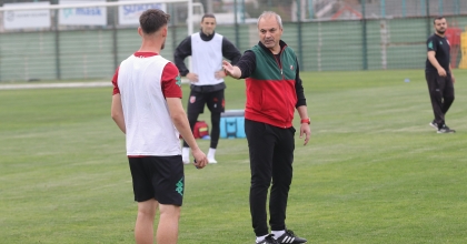 ERKAN SÖZER: SUNİ ÇİM YÜZÜNDEN OYUNCULARIMIZ SAKATLANDI